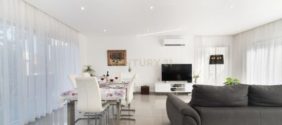 4 bedrooms House in Almada, Portugal No. 137566 2