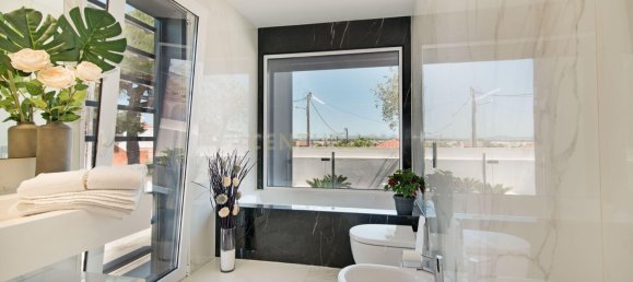 4 bedrooms House in Almada, Portugal No. 137566 33