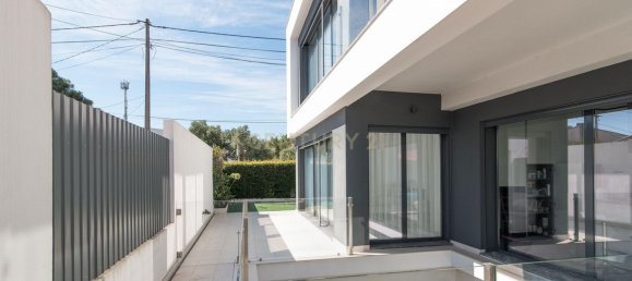 4 bedrooms House in Almada, Portugal No. 137566 40