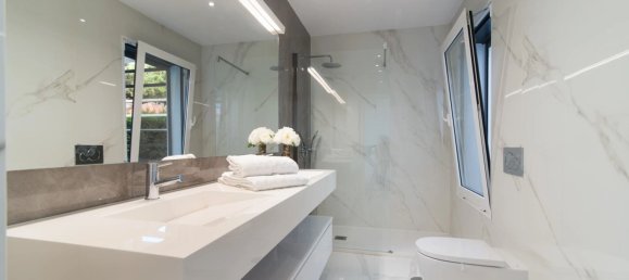 4 bedrooms House in Almada, Portugal No. 137566 17