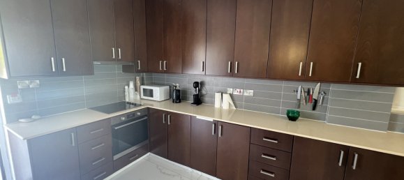 Adosado de 3 dormitorios en Pervolia, Cyprus No. 26132 9