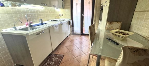 4 rooms Apartment in Marano di Napoli, Italy No. 2450 11