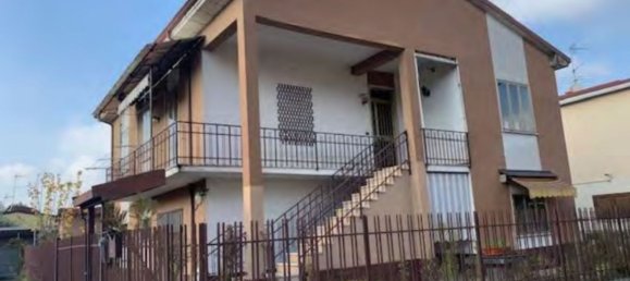 5-Zimmer Wohnung in Lungavilla, Italy, Nr. 180473 2