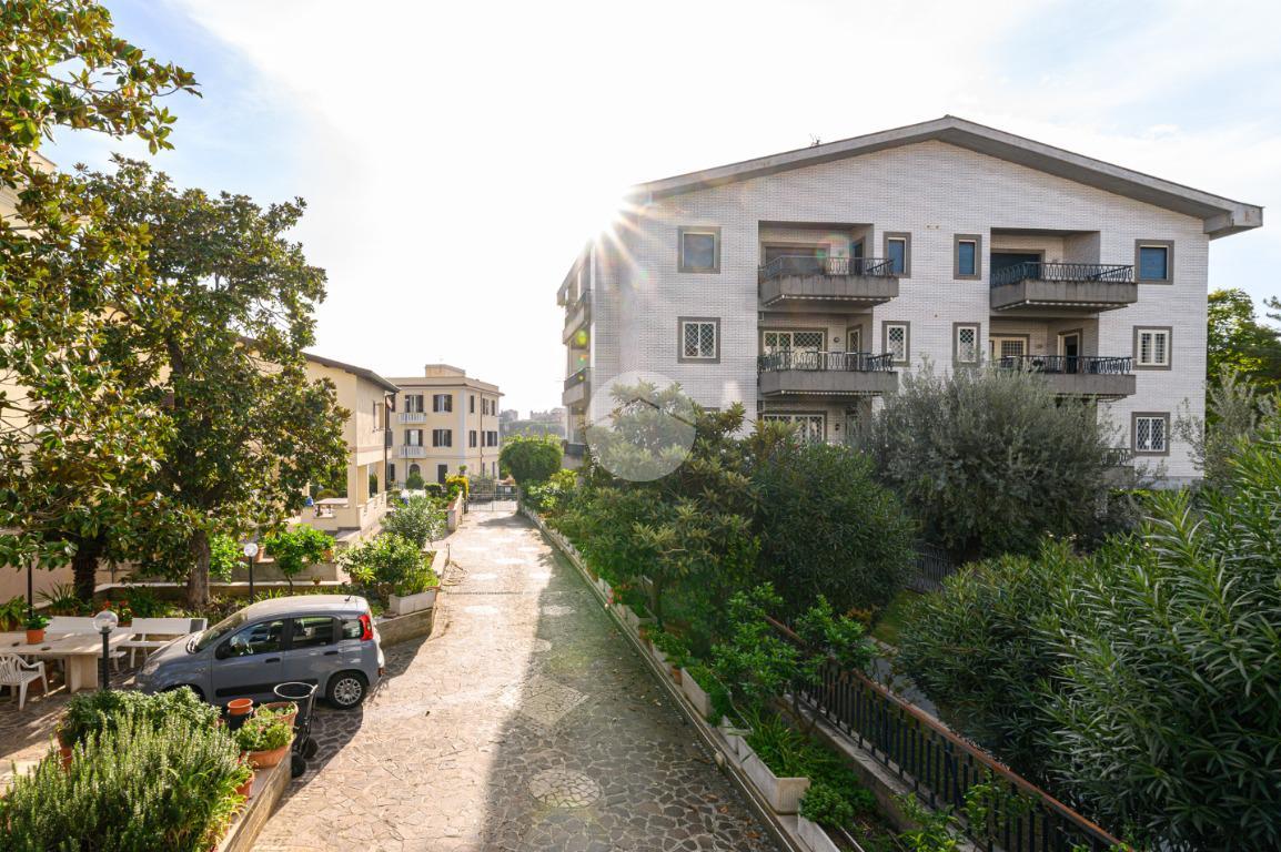 Apartamento de 2 habitaciónes en Rome, Italy No. 63614