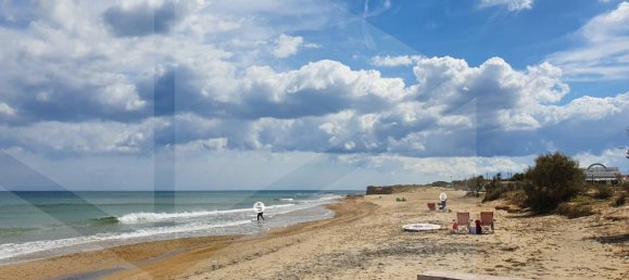 Estacionamento de 3 divisões em Torchiarolo, Italy N.º 27958 25