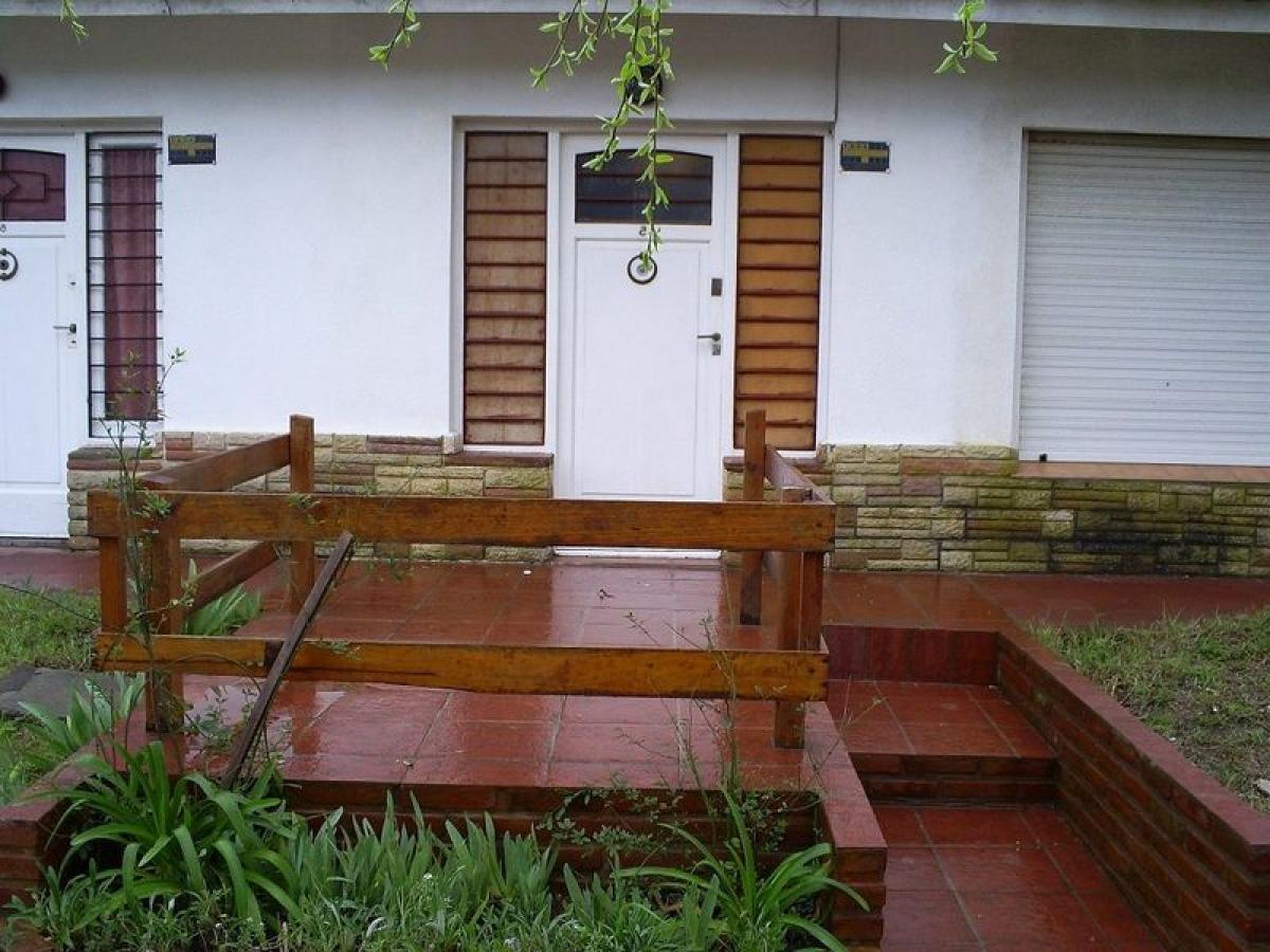 3 bedrooms House in Mar del Plata, Argentina No. 86220