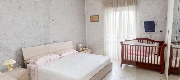 Квартира с 3 комнатами в Помильяно д’Арко, Италия № 24646 7