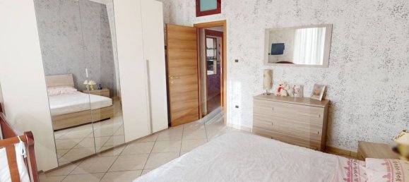 Квартира с 3 комнатами в Помильяно д’Арко, Италия № 24646 8