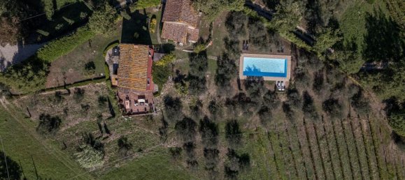 Земельный участок с 4 спальнями в Лукка, Италия № 57227 4