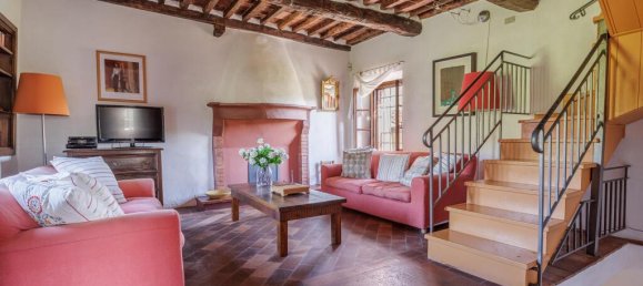 Земельный участок с 4 спальнями в Лукка, Италия № 57227 3