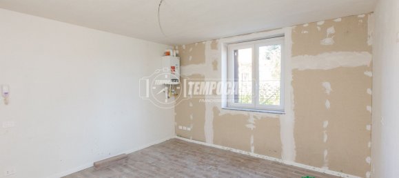 Квартира с 1 спальней в Бусто Арсицио, Италия № 348720 10