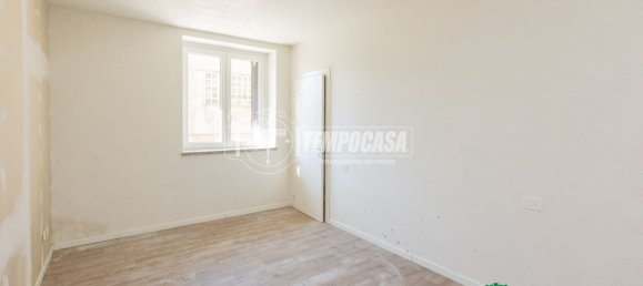 Квартира с 1 спальней в Бусто Арсицио, Италия № 348720 5