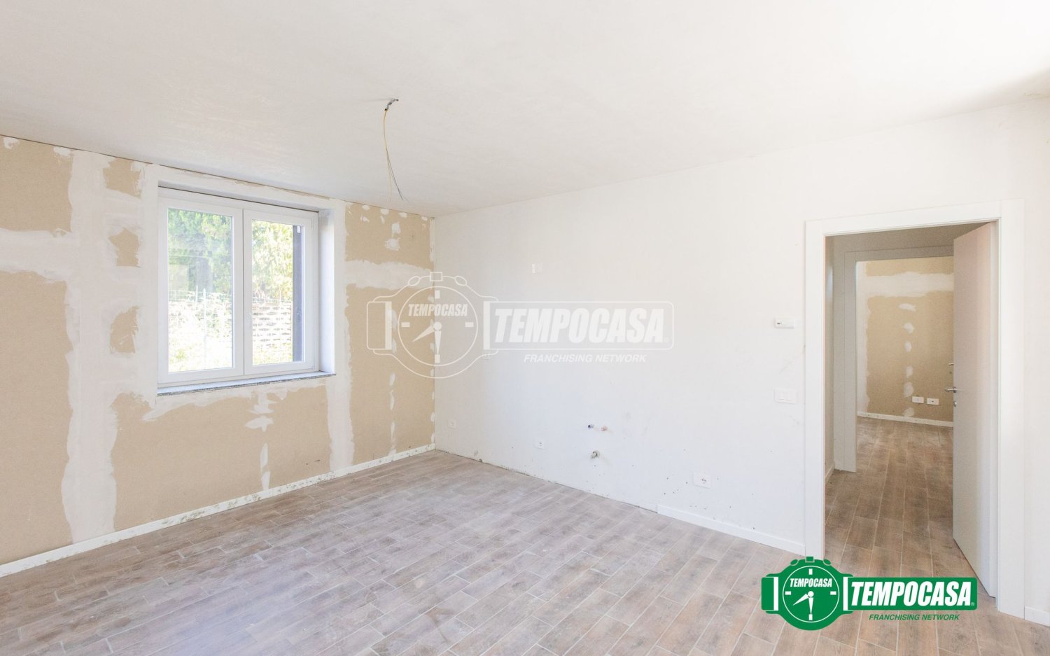 Квартира с 1 спальней в Бусто Арсицио, Италия № 348720