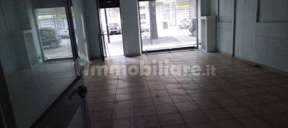 2 rooms Commercial property in Turin, Italy No. 160000 3