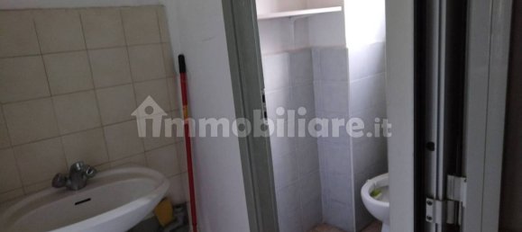 2 rooms Commercial property in Turin, Italy No. 160000 16