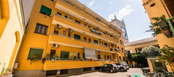 1 bedroom Apartment in Milan, Italy No. 295232 9