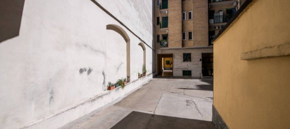 1 bedroom Apartment in Milan, Italy No. 295232 8