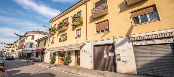 2 rooms Apartment in Monza, Italy No. 110569 11