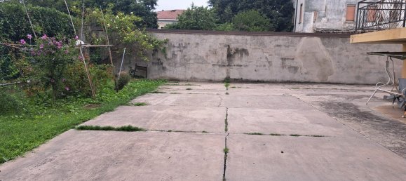 12 rooms House in Suzzara, Italy No. 338431 11