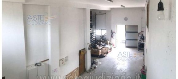 290m² Commercial property in San Demetrio ne' Vestini, Italy No. 43167 9