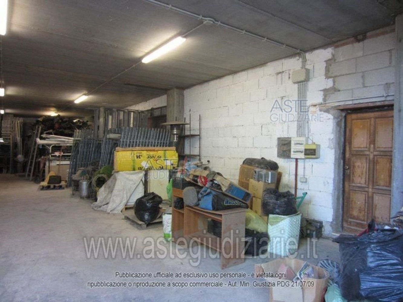 397m² Commercial property in Rome, Italy No. 400231