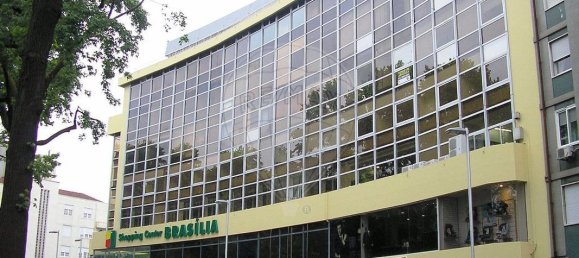 67m² Commercial property in Porto, Portugal No. 66252 2