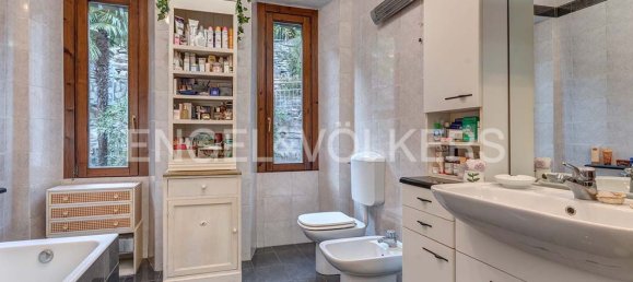 Вилла с 4 спальнями в Карате Урио, Италия № 127885 20