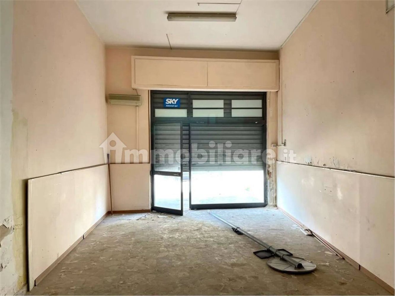 Коммерческая недвижимость с 1 комнатой в Сиракузы, Италия № 356872