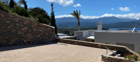 3 bedrooms Villa in Agios Nikolaos, Greece No. 4111 2