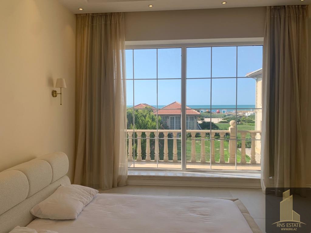 Villa de 4 dormitorios en Sabunchu, Azerbaijan No. 1207