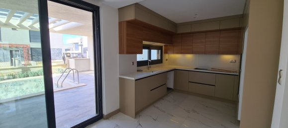 4 bedrooms Villa in Kusadasi, Turkey No. 20868 3