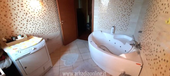 7غرفة فيلا في Fiorenzuola d'Arda, Italy رقم 78082 28