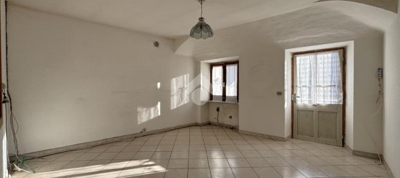 4 rooms House in Caravino, Italy No. 149411 10