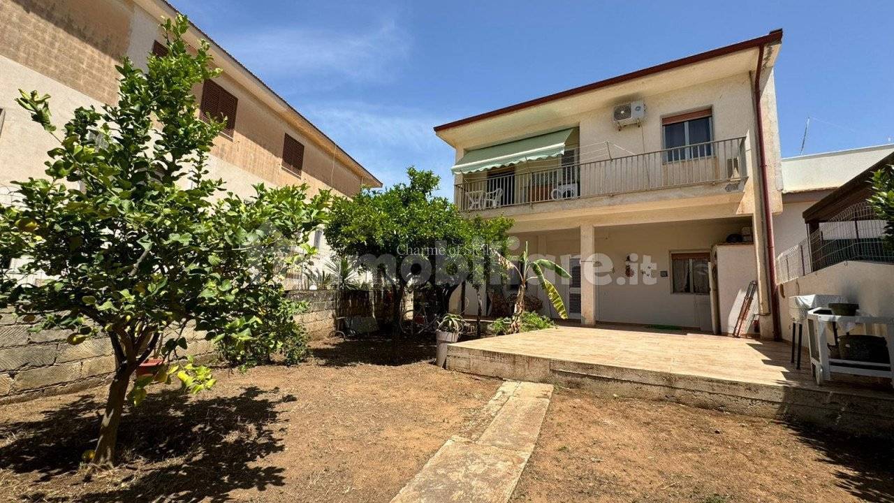 2 bedrooms Apartment in Modica, Italy No. 356517