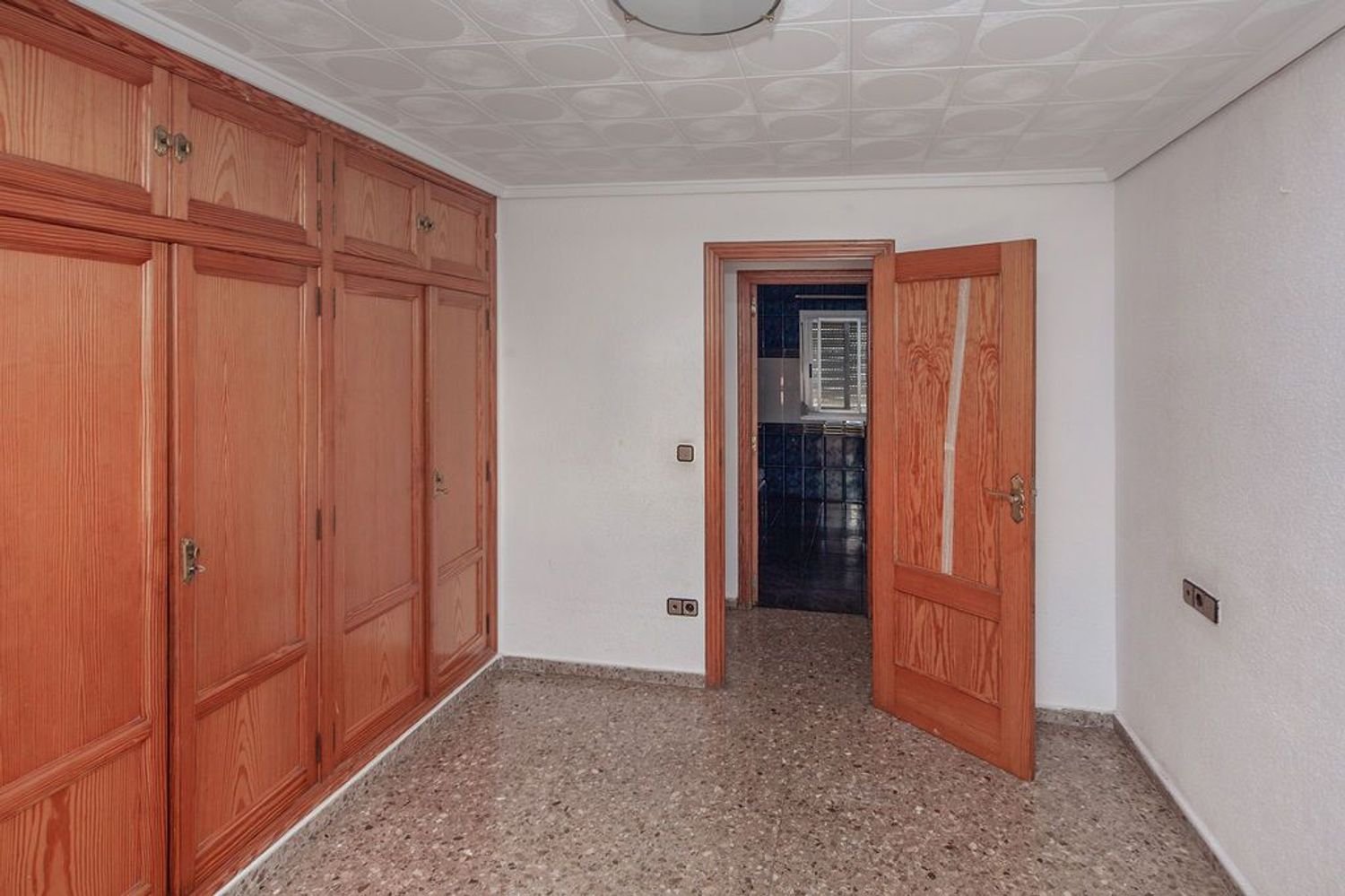 Квартира с 4 спальнями в Валенсия, Испания № 142621