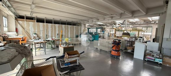 5-salle Entrepôt à Besnate, Italy No. 293763 32
