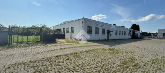 5-salle Entrepôt à Besnate, Italy No. 293763 5