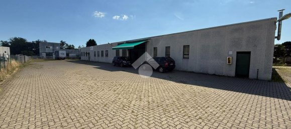 5-salle Entrepôt à Besnate, Italy No. 293763 15