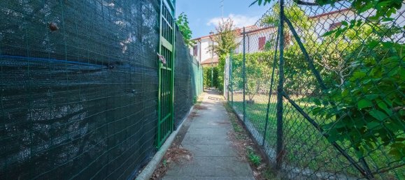 3 bedrooms Villa in Comacchio, Italy No. 311202 4