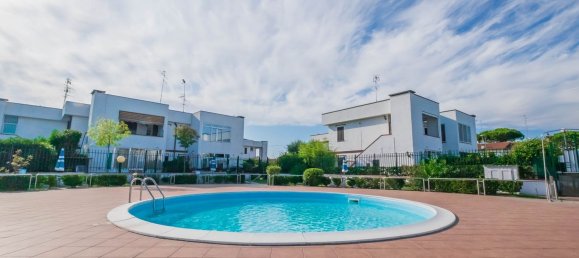 3 bedrooms Villa in Comacchio, Italy No. 311202 3