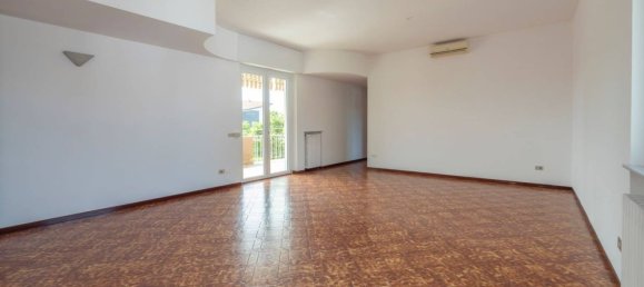 Вилла с 4 спальнями в Арконате, Италия № 323521 22