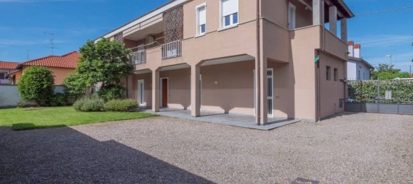 Вилла с 4 спальнями в Арконате, Италия № 323521 45