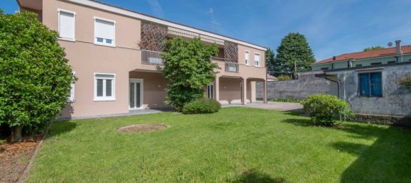 Вилла с 4 спальнями в Арконате, Италия № 323521 2