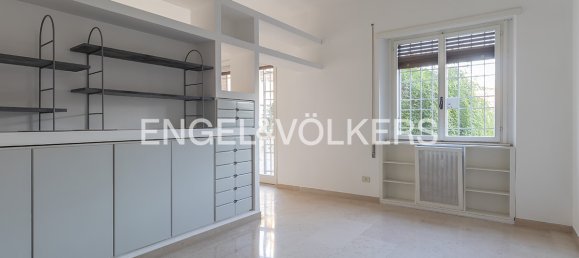 Квартира с 2 спальнями в Рим, Италия № 64933 8