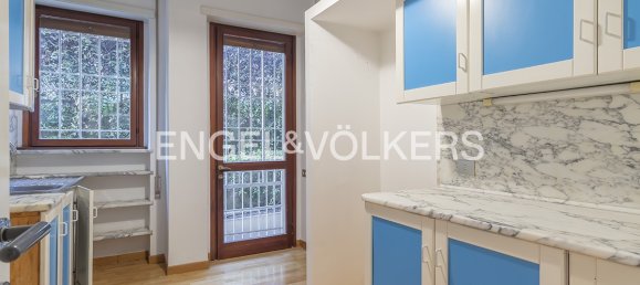 Квартира с 2 спальнями в Рим, Италия № 64933 42