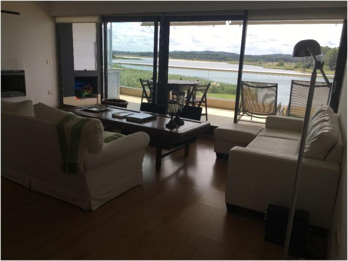 2 bedrooms Apartment in Maldonado, Uruguay No. 2613