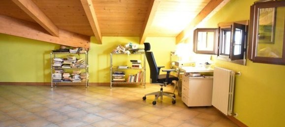 4 rooms Duplex in Cento, Italy No. 138167 9