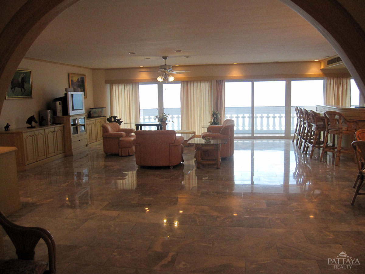 3 bedrooms Condo in Pattaya, Thailand No. 3903