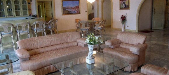 3 bedrooms Condo in Pattaya, Thailand No. 3903 5