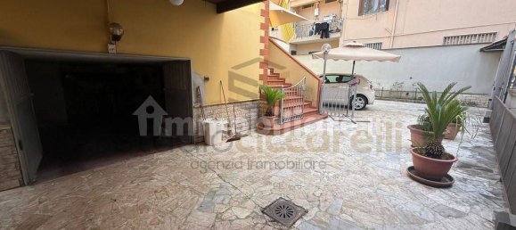 3 bedrooms Villa in Villaricca, Italy No. 322532 3